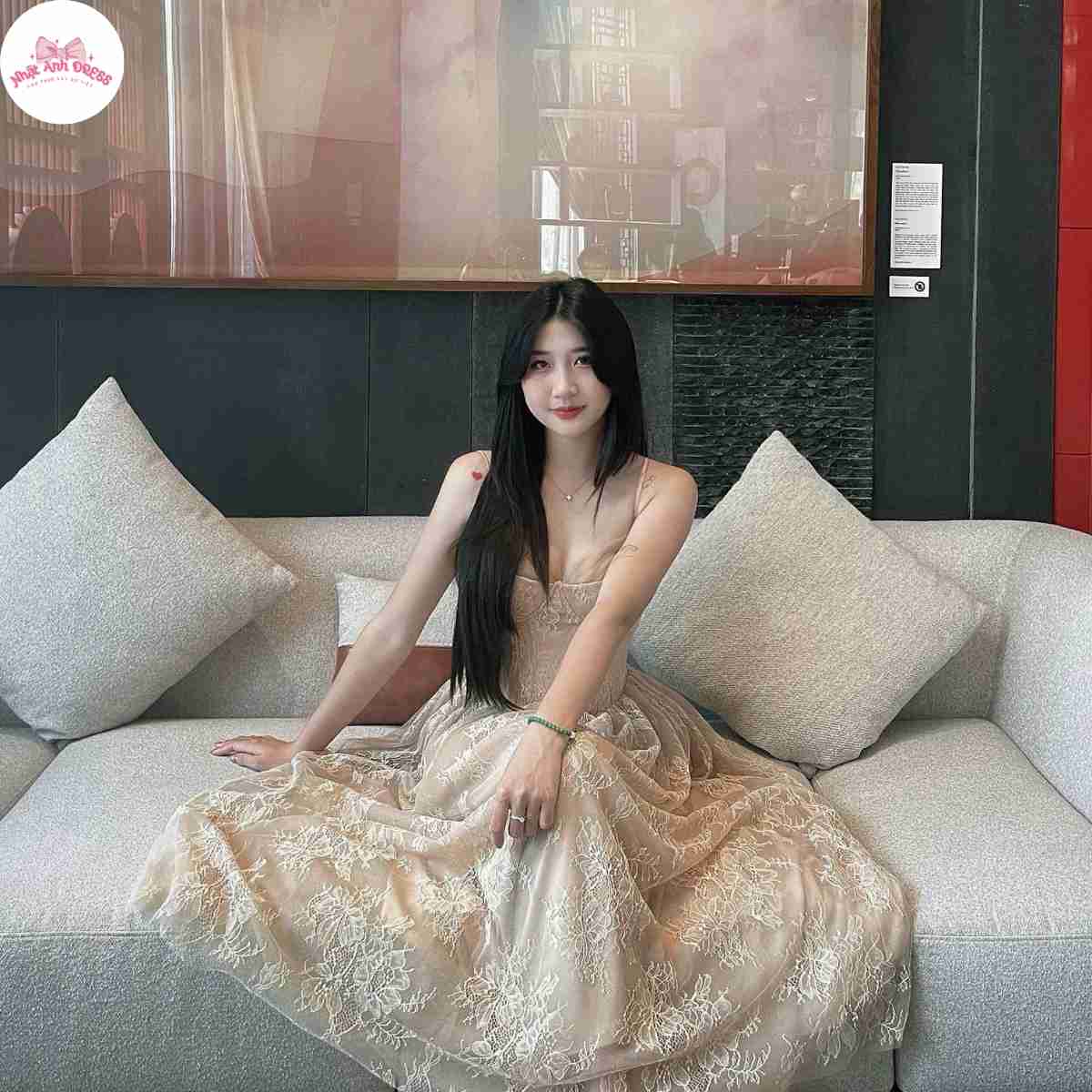 Váy thiết kế dáng xoè ren hoa cổ V 2 dây sang trọng 1 ảnh-sản-phẩm