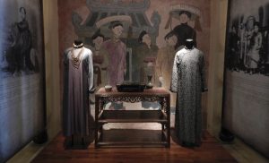 áo-dài-truyền -thống-nữ